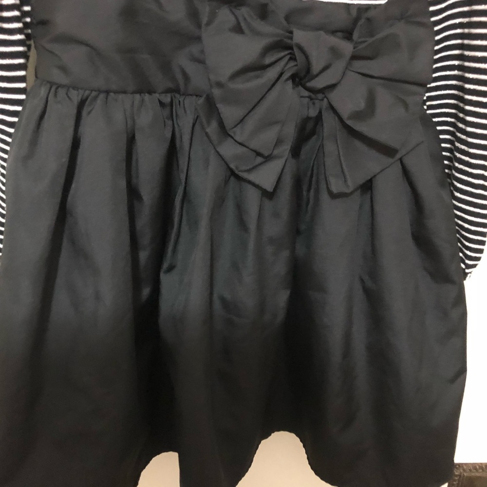 ✨4 for $20 Sale✨Girls 4t dress - Picture 2 of 6